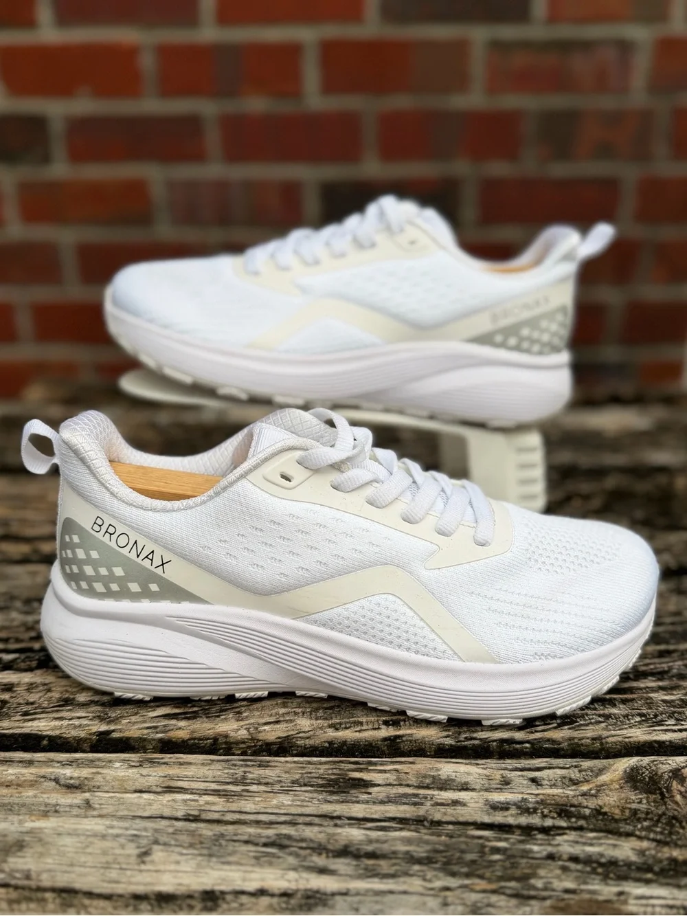 NWOT Bronax Mens Sz 7 Wide Toe Box White Mesh Athletic Sneakers Running Shoes X5